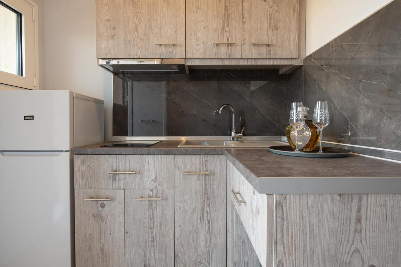 Sunset Studios - Suites With Seaview & Back Side Apartements Τορώνη Εξωτερικό φωτογραφία